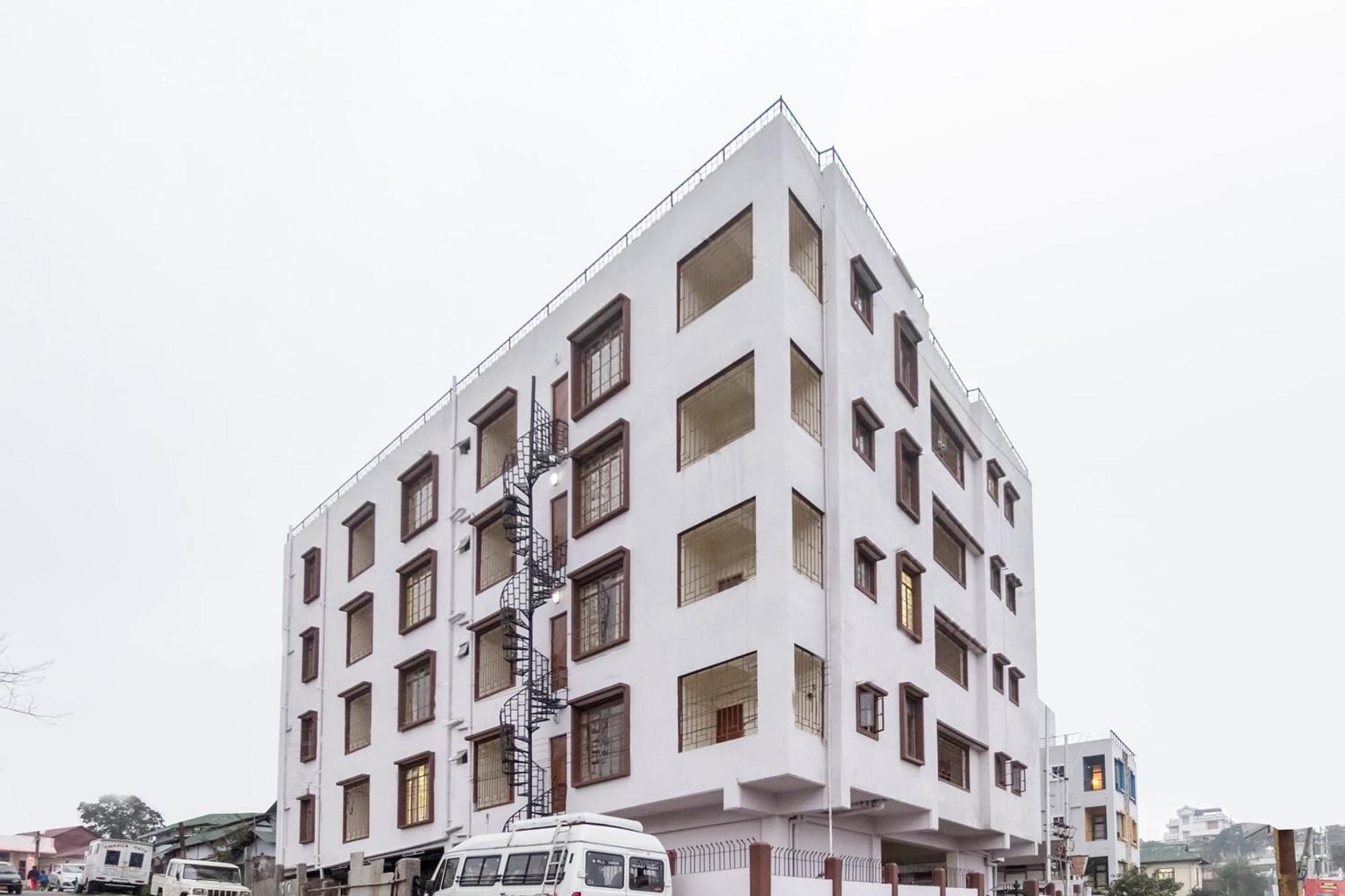 Hotel Travellers Inn Shillong Exteriör bild
