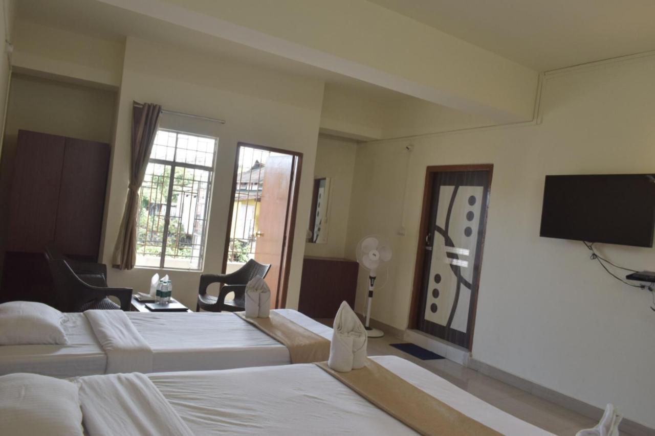 Hotel Travellers Inn Shillong Exteriör bild