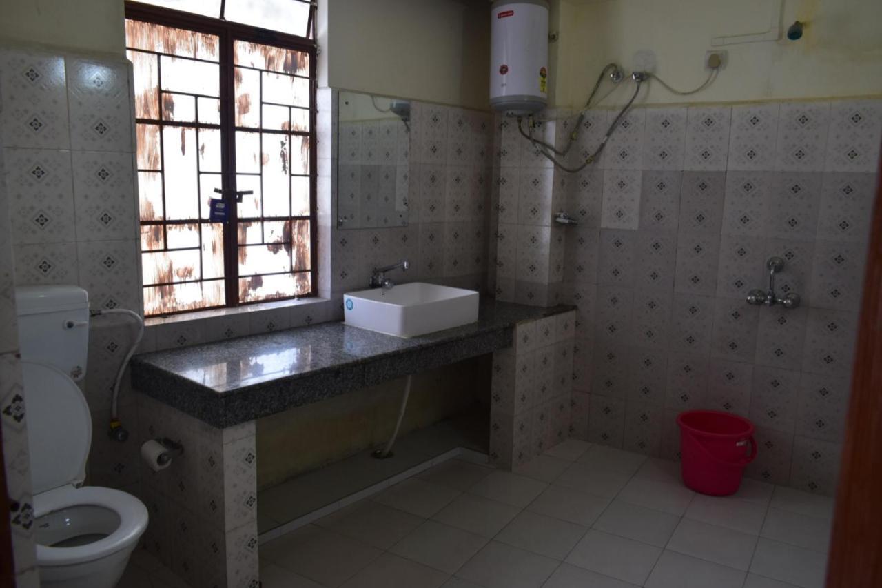 Hotel Travellers Inn Shillong Exteriör bild